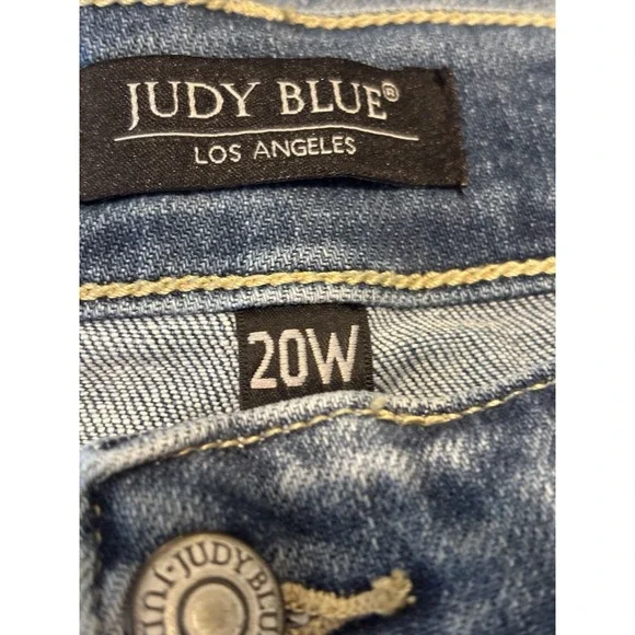 Judy Blue Womens 20W Boyfriend Fit Jeans Light Wash Stretch Cuffed JB82335 - Picture 6 of 12